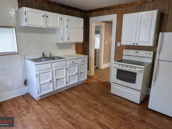 3rd image of 941 Lafayette Ave #3