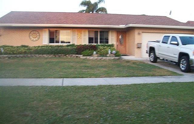 1st image of 1385 SW 29th Ave
