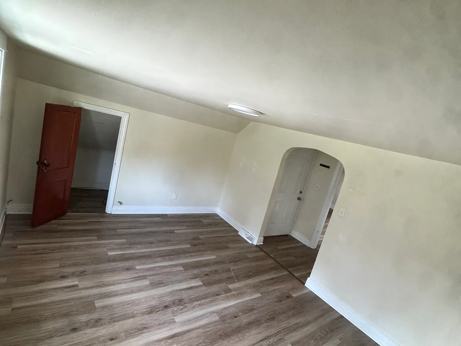 2 bed, 1000 sqft, $1,500 — Photo 3