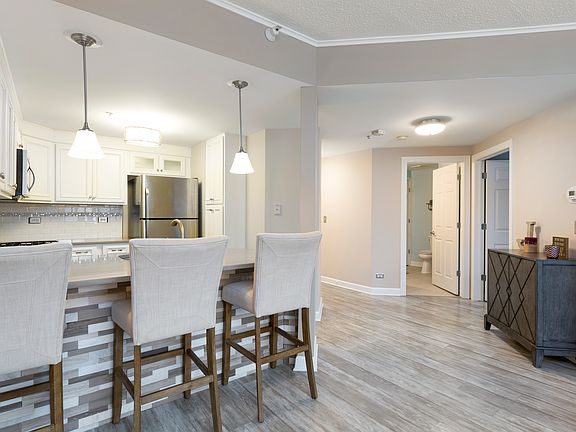 4th image of 245 Burlington Ave APT 206
