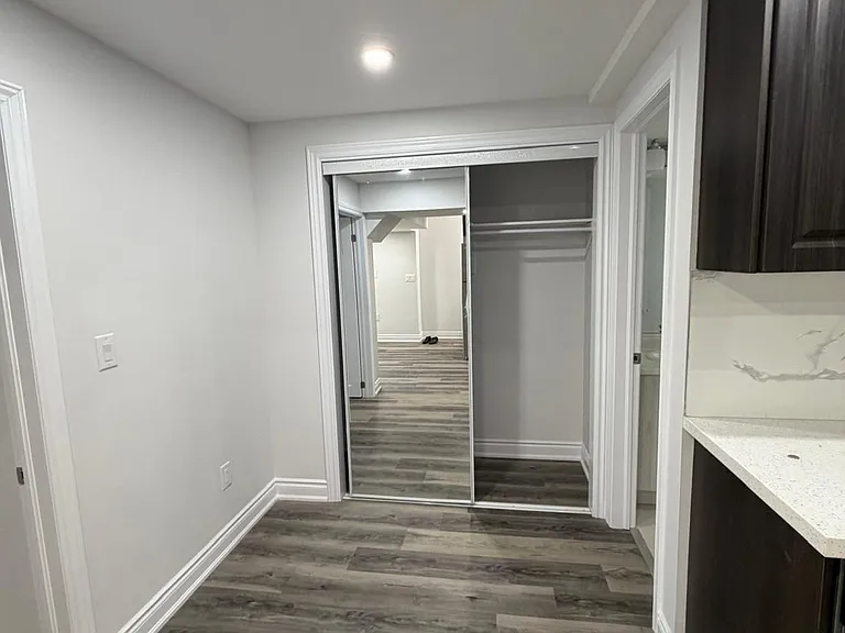 216 Fleetwood Dr — Photo 9