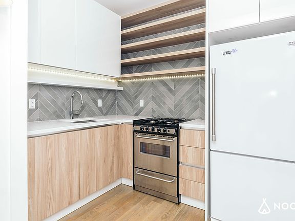 3rd image of 555 Graham Ave #2P
