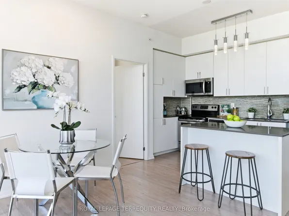 36 Via Bagnato Blvd Unit 831, North York, ON M6A 0B7