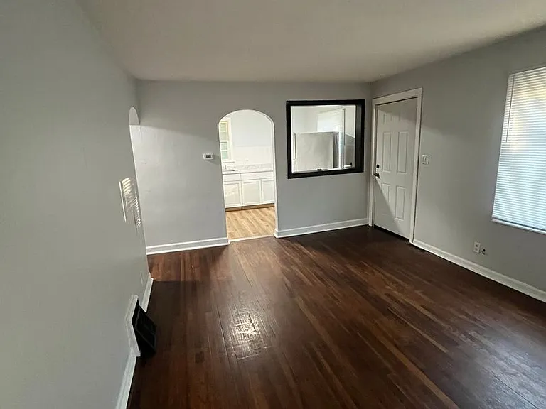 707 Royal Ave — Photo 6