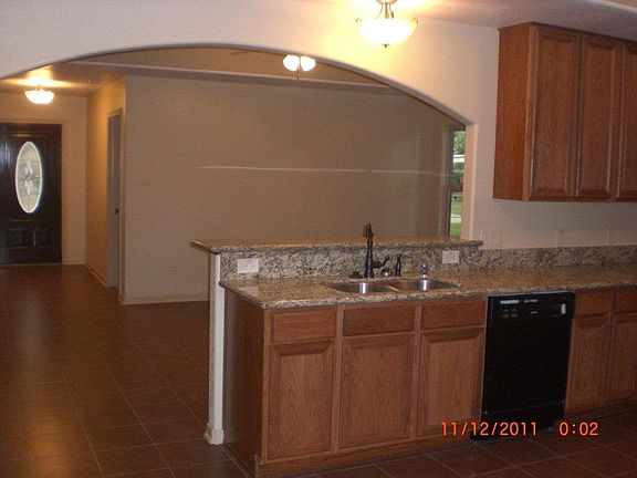 3rd image of 1807 Oriole Dr