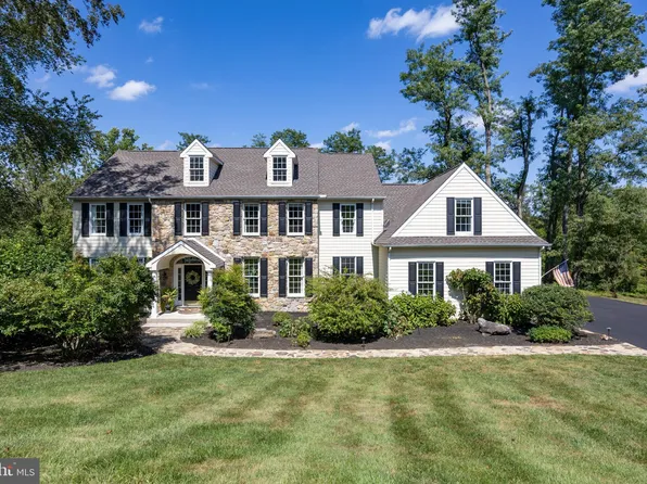 700 Patrick Henry Cir, West Chester, PA 19382