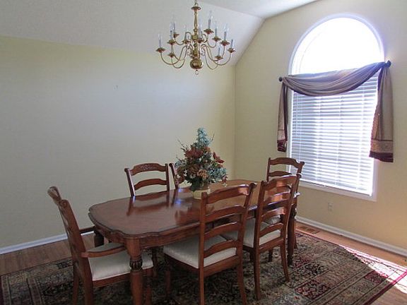 4th image of 776 Wexford Way