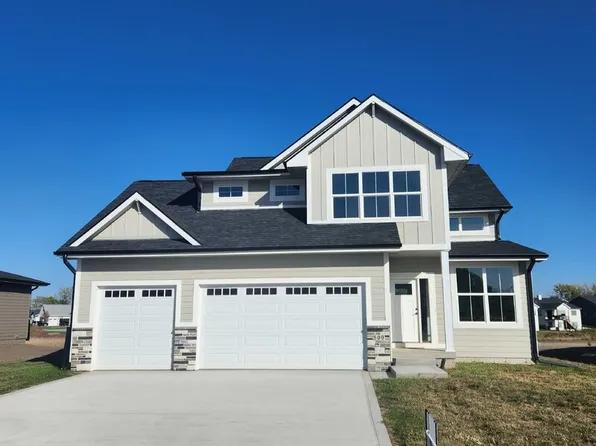 509 Deer Haven St, Polk City, IA 50226