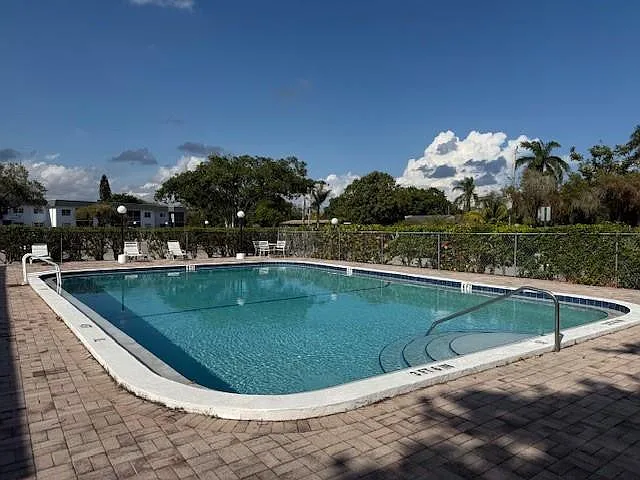6501 Winfield Blvd — Photo 3