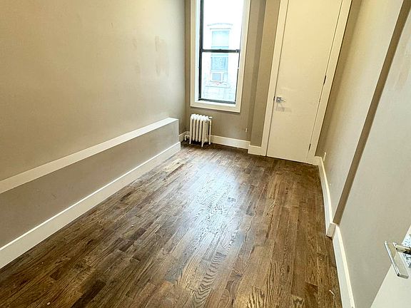 4th image of 865 Saint Johns Pl APT 3A