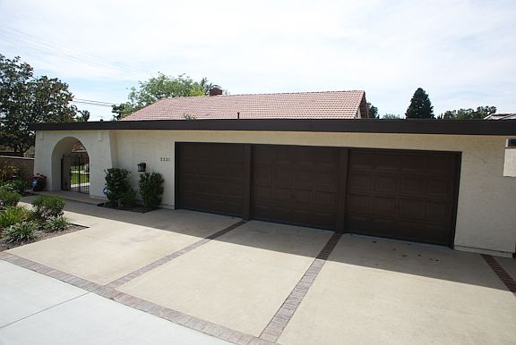 3rd image of 2331 N San Antonio Ave