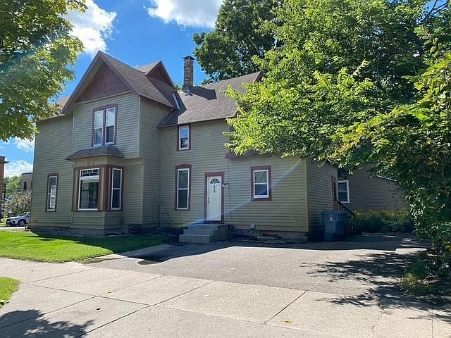 1st image of 629 12th Ave SE