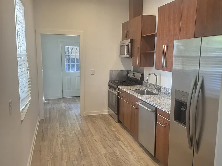 3366 Apache St — Photo 11