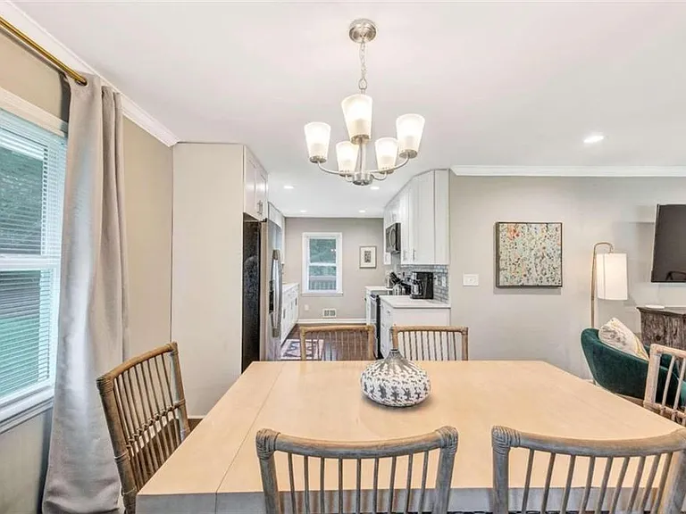 1376 Sandtown Rd SW — Photo 9
