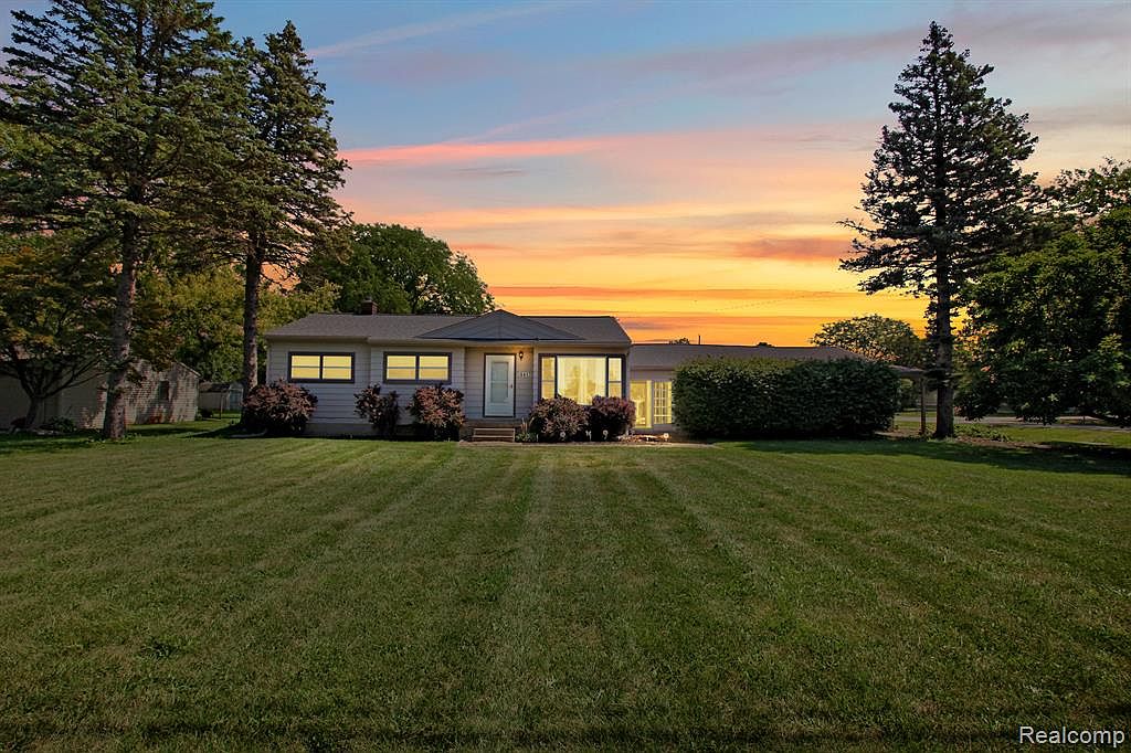 6413 Linden Rd, Swartz Creek, MI 48473 Zillow