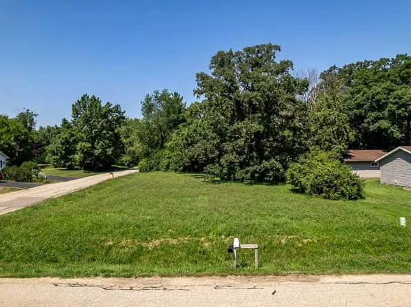 102 Bradford Pl SE, Poplar Grove, IL 61065