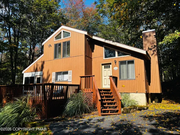 98 S Lehigh River Dr, Gouldsboro, PA 18424