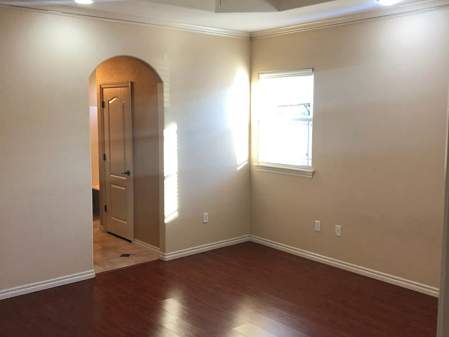 4 bed, 2.5 bath, 2032 sqft, $1,800 — Photo 4