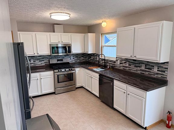 3rd image of 1149 Dorset Dr