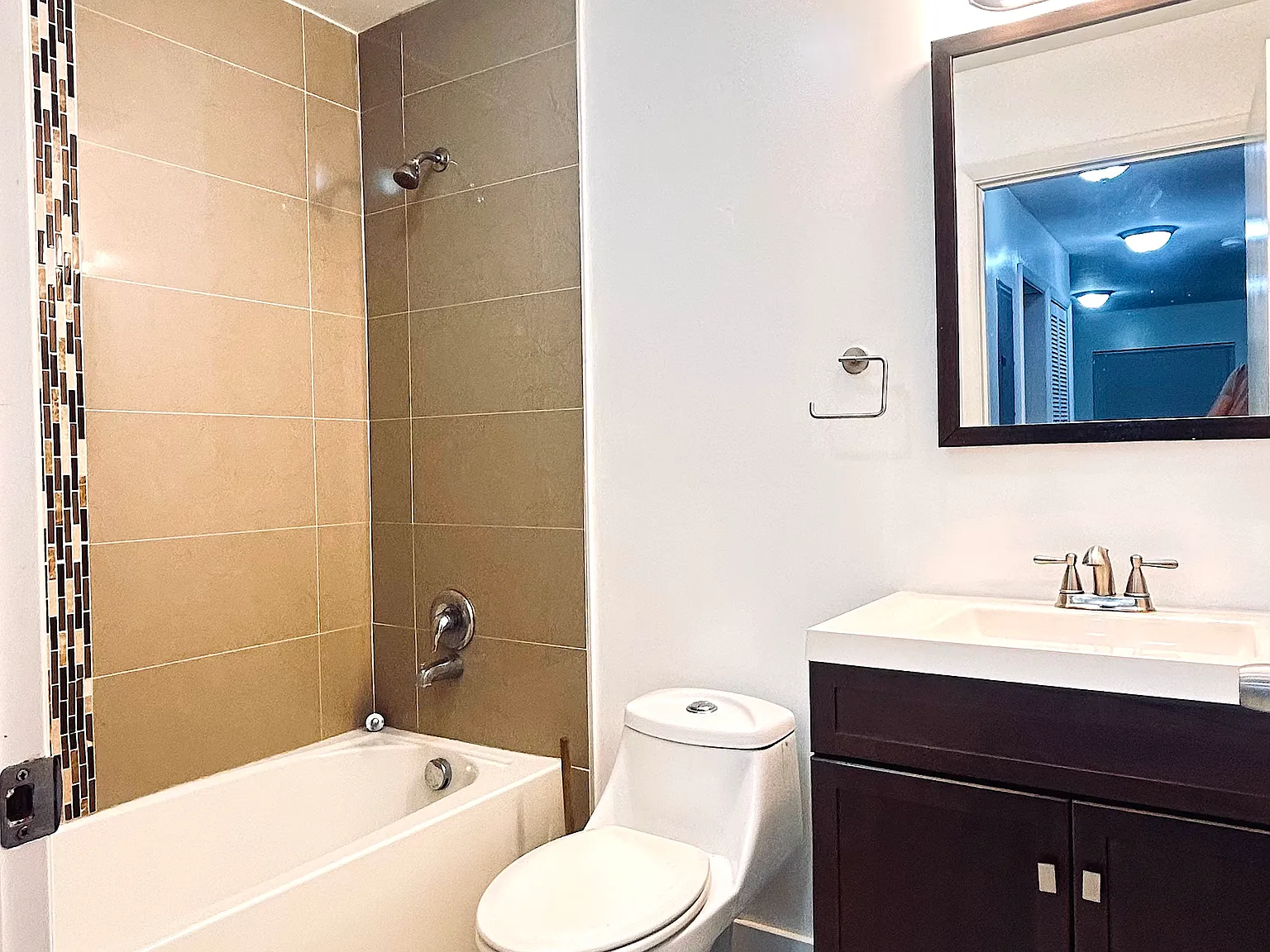 3 bed, 2000 sqft, $2,500 — Photo 4