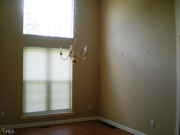 3rd image of 112 Sagamore Ln