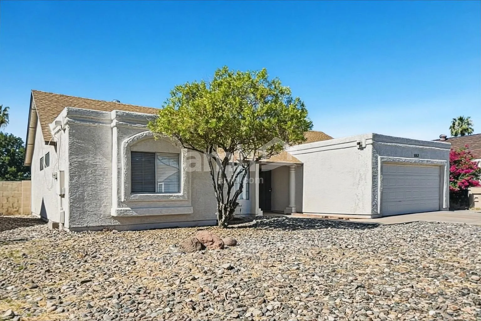 3 bed, 2.0 bath, 1332 sqft, $1,885 — Photo 2