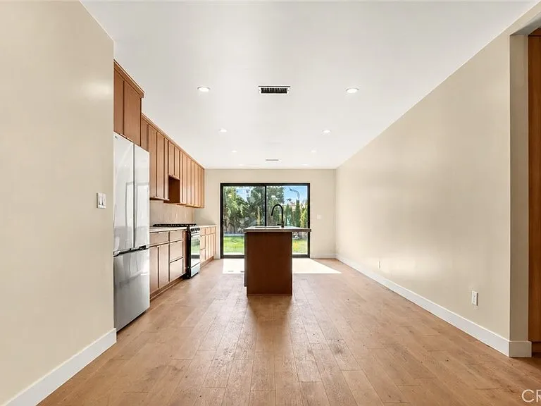 4819 Genesta — Photo 15
