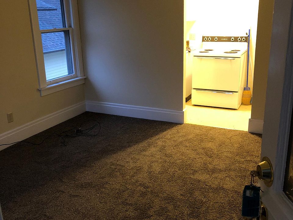 1st image of 223 Fletcher St APT 3
