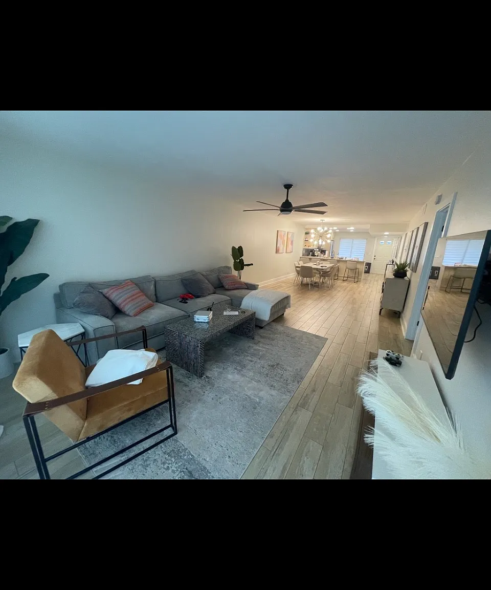 2 bed, 1246 sqft, $2,100 — Photo 1