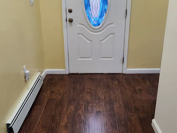 4th image of 2923 Carnation Ave #2