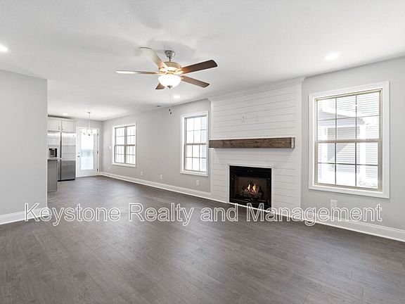 3rd image of 1093 Winesap Rd