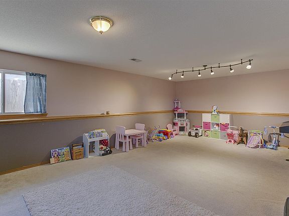 2nd image of 988 E Forest Ct