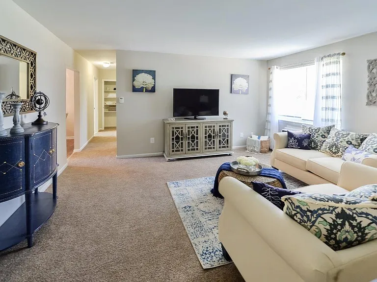 Roberts Mill Apartments and Townhomes — Photo 7