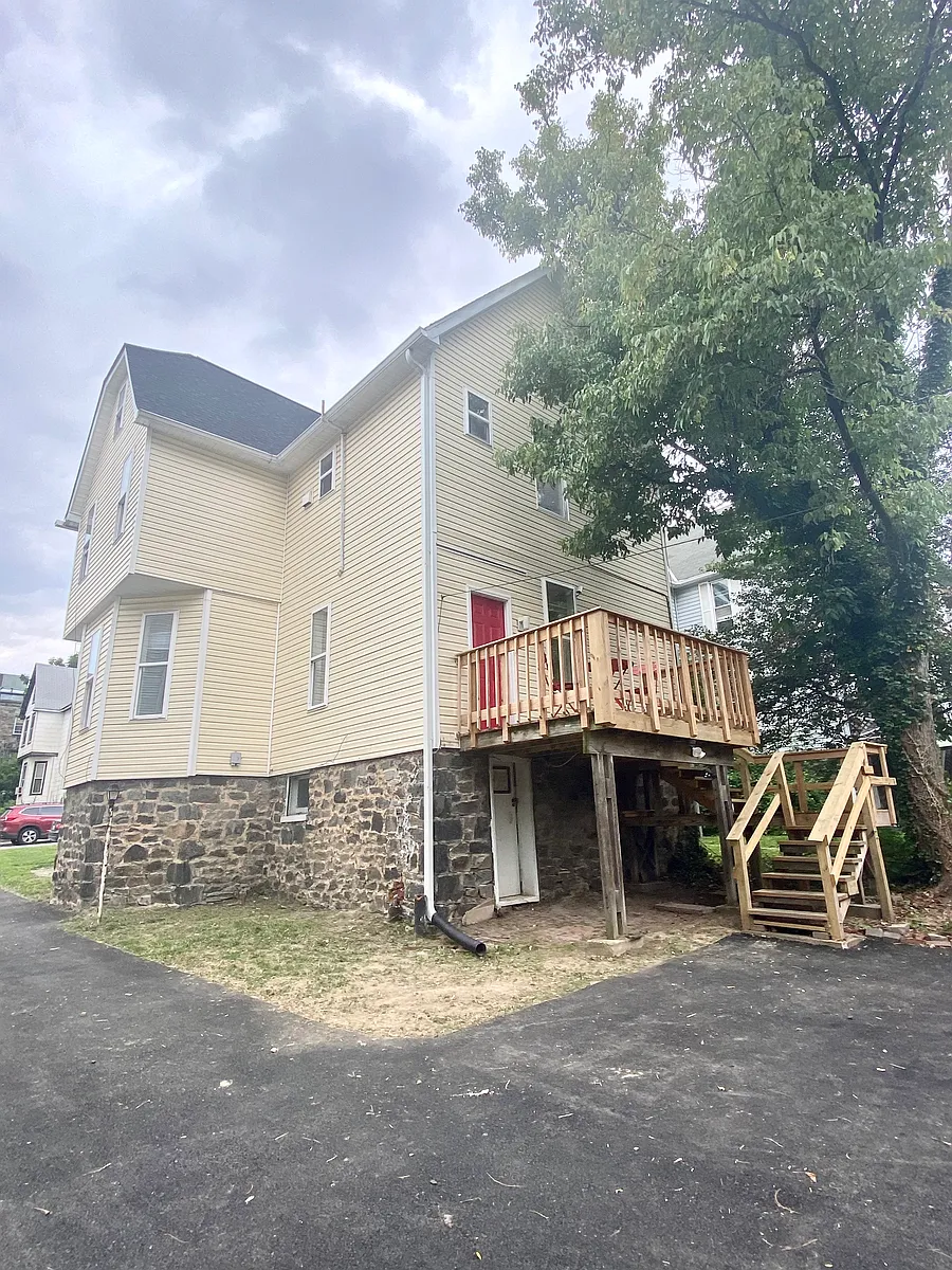Building Photo - 509 E 41st St #2S