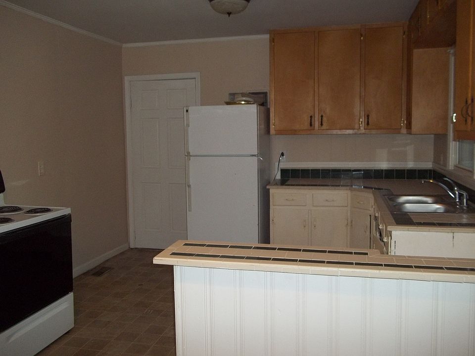 2nd image of 306 E 26th St