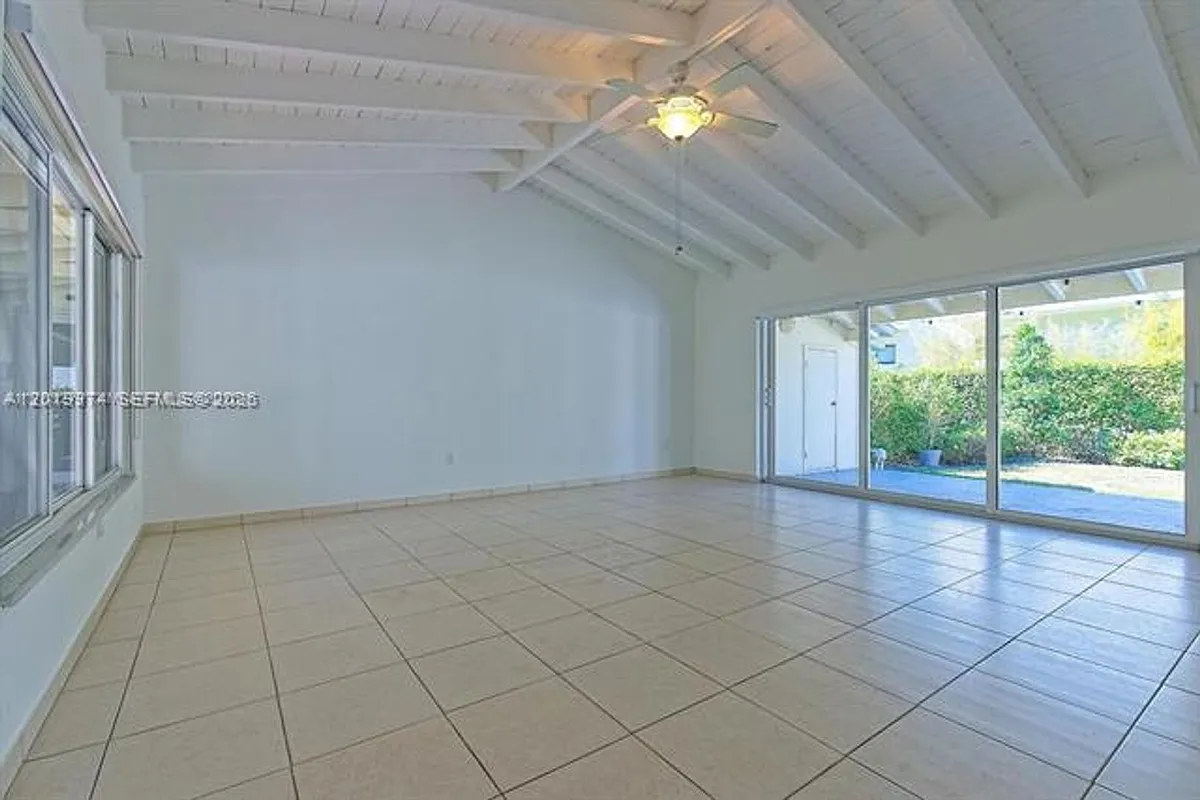 Building Photo - 5400 Orduna Dr