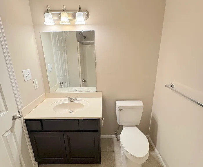 915 Green St #915 — Photo 12