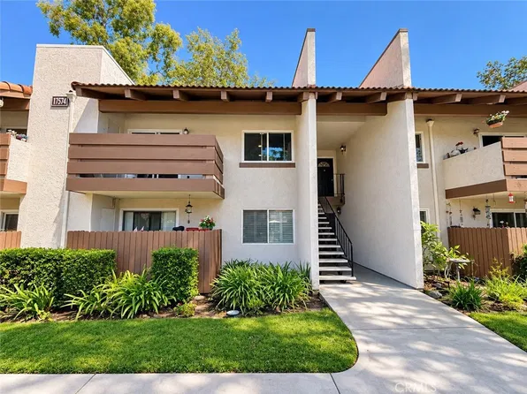 17574 Vandenberg Ln APT 11, Tustin, CA 92780