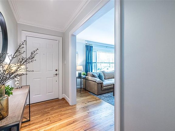 5th image of 1808 Dyson Dr