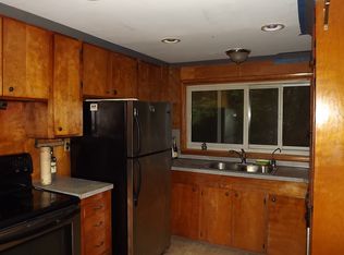 81 Greenlake Dr, Greenville, RI 02828