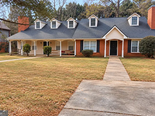 2624 Country Trce SE, Conyers, GA 30013