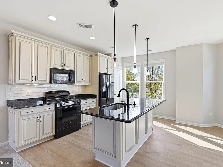 8923 Quarry Rd — Photo 5
