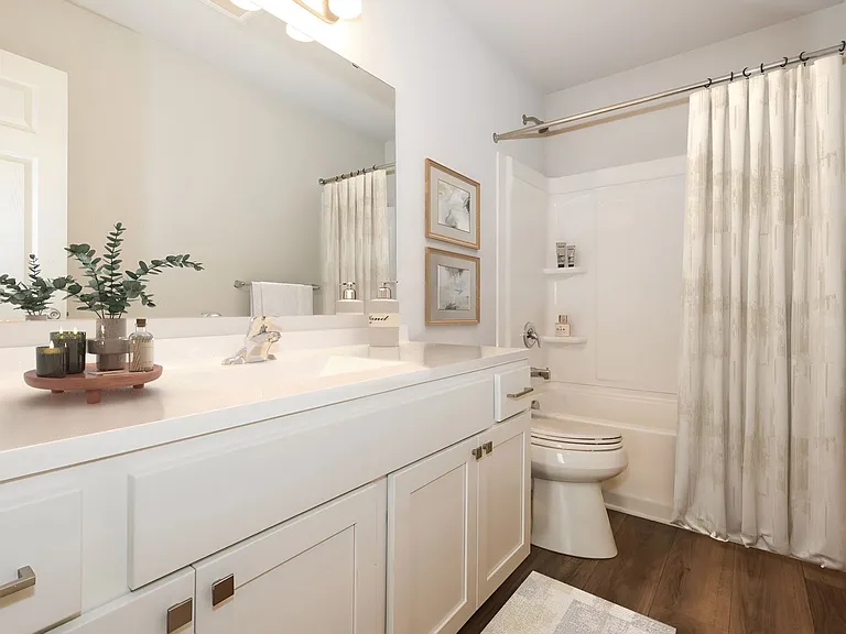 137 W Mason St — Photo 25