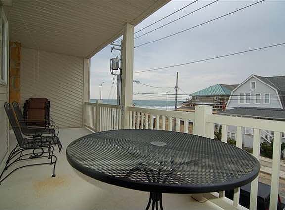 4th image of 9 44th St APT 207