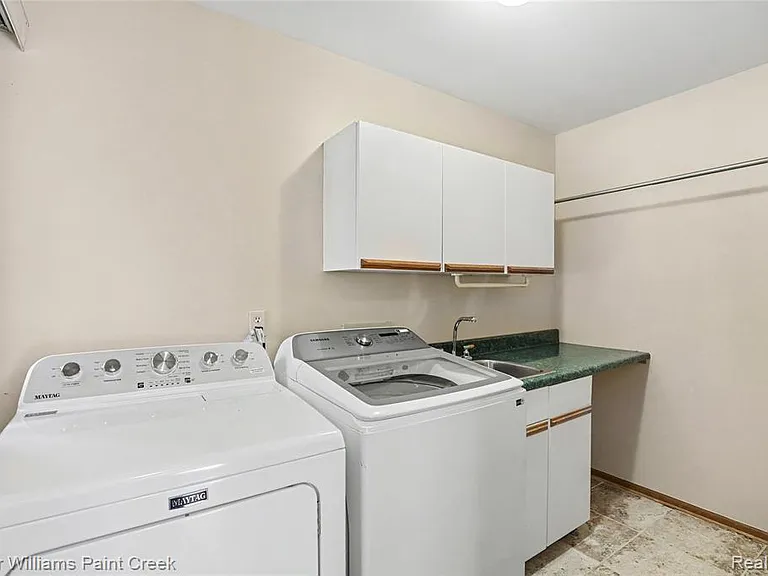 4847 Bayleaf Dr — Photo 20