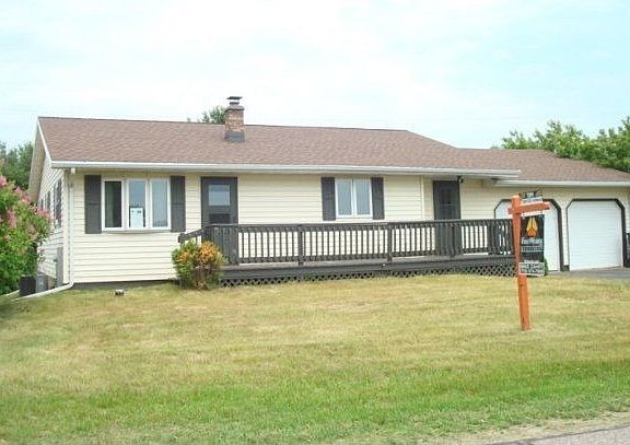 2nd image of 1521 Lakeview Dr