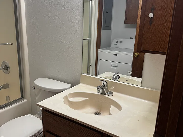 315 E Main St #4 — Photo 22