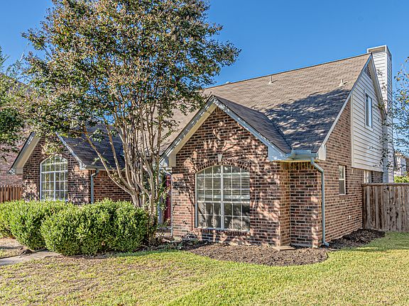 2nd image of 627 English Oak Dr