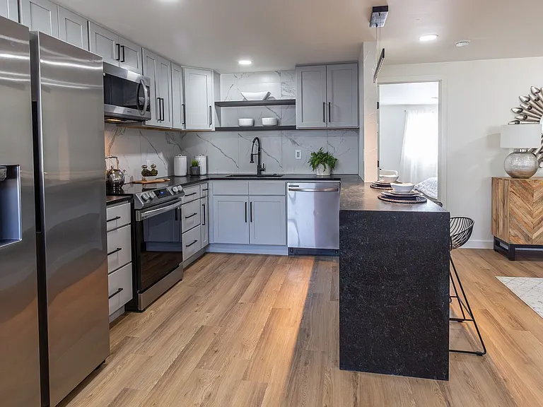 Atrium Apartments — Photo 4