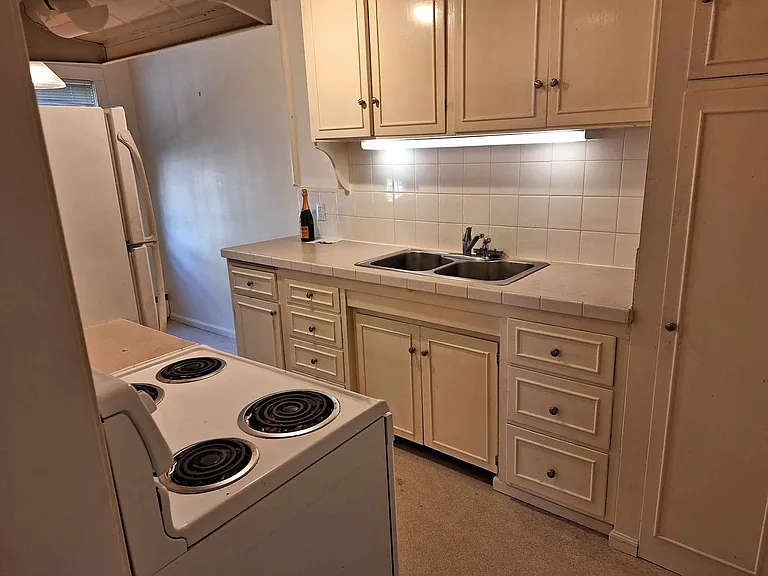 502 E Harrison St #508 — Photo 4